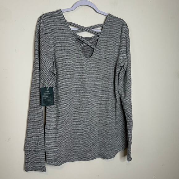 We Wander WeFlex Long Sleeve Top Gray Stripe NWT Size Large Crisscross Back - Picture 4 of 8